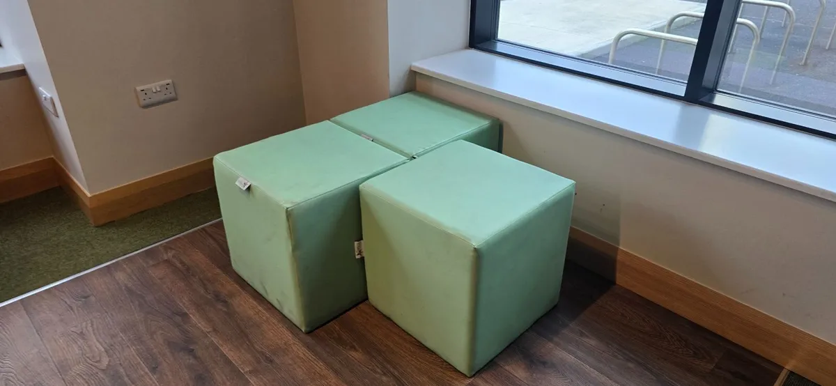 Square box seats Refurbished - Image 2