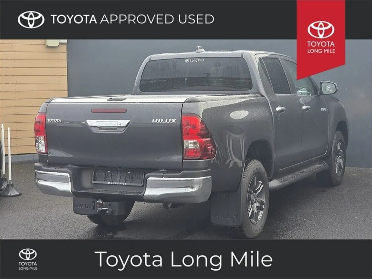 Toyota Hilux 2.8 SR5 Auto With Extra's & Delivery - Image 3