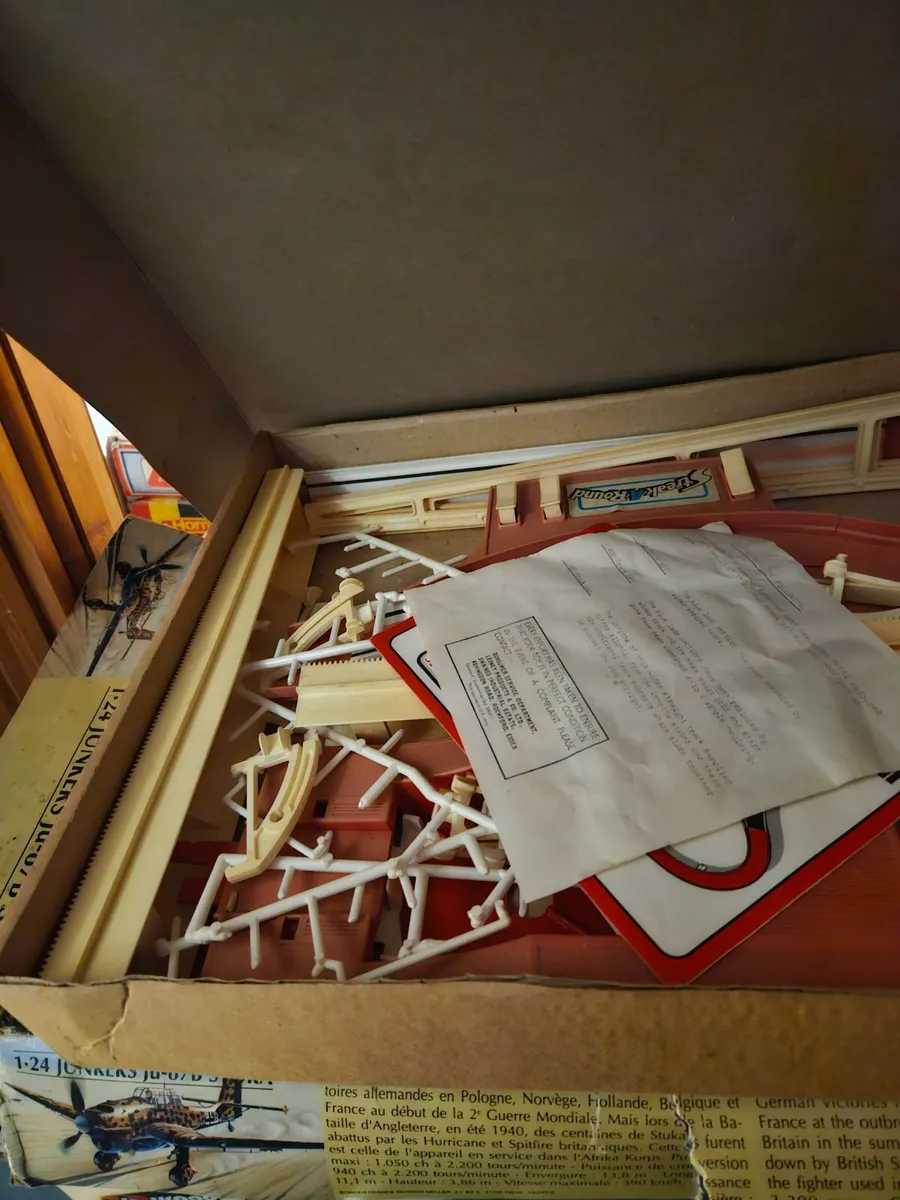 Matchbox Streakaround Race Track - Image 2