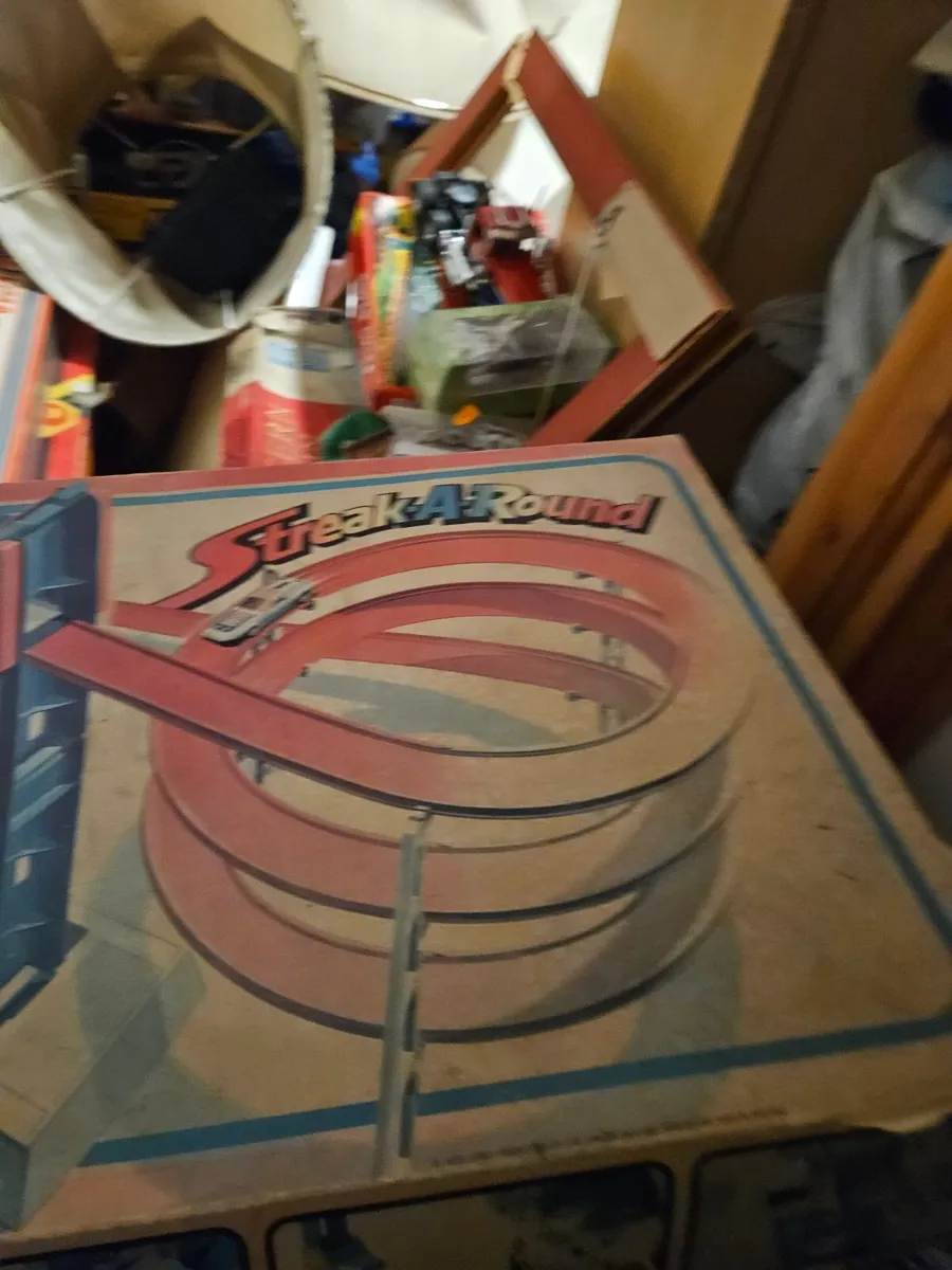 Matchbox Streakaround Race Track - Image 3
