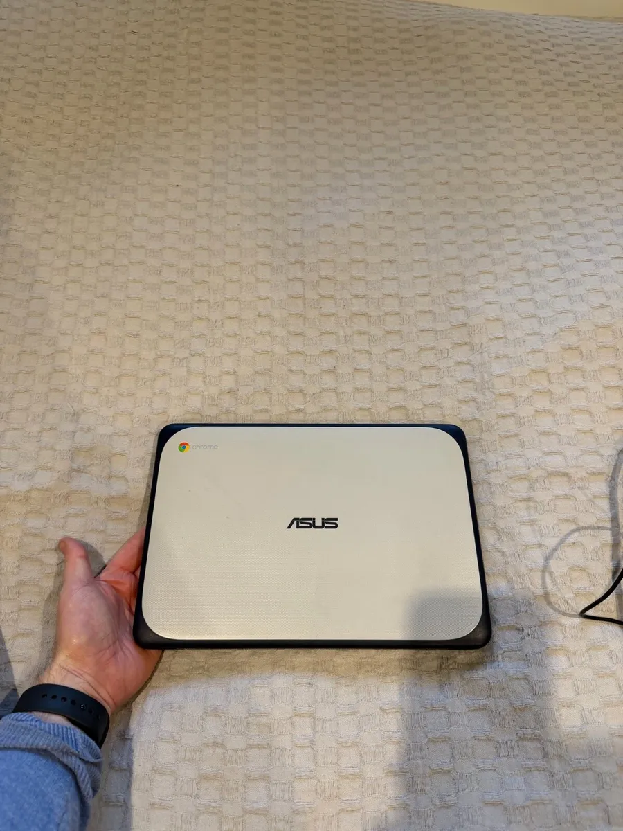 Asus C202S Laptop - Image 3