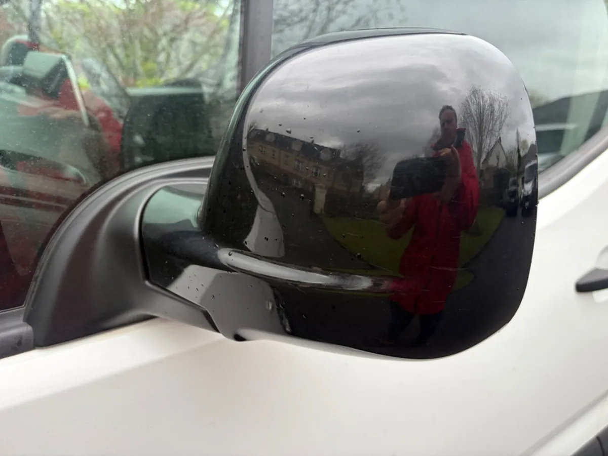 Peugeot Partner PROFESSIONAL PREMIUM BLUEHDI L1 - Image 4