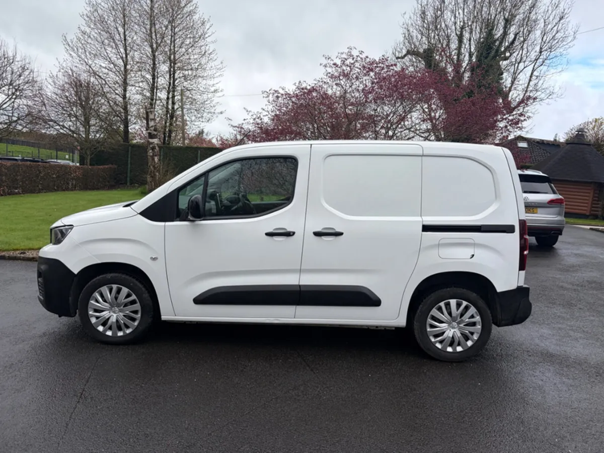 Peugeot Partner PROFESSIONAL PREMIUM BLUEHDI L1 - Image 3