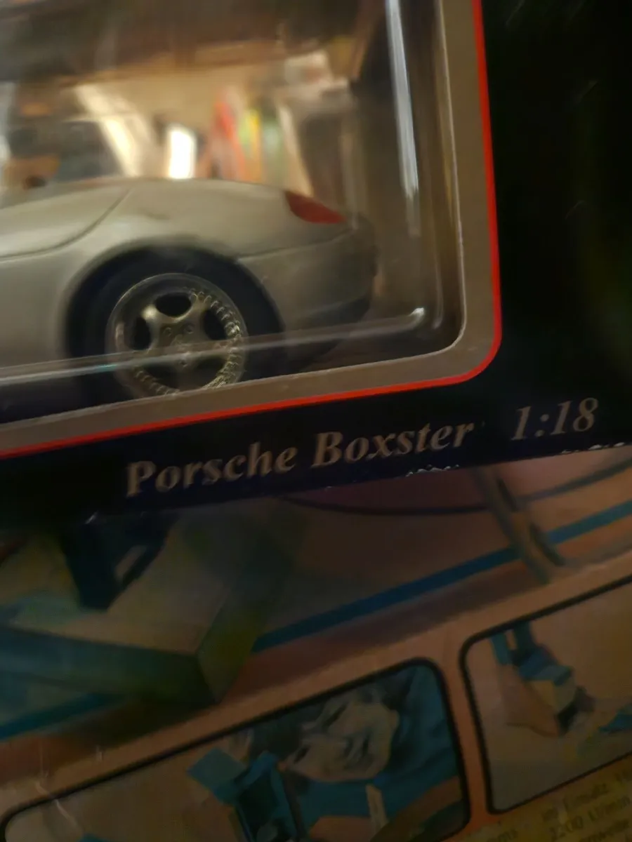 Corgi Maisto Porsche Boxster 1.18 - Image 1