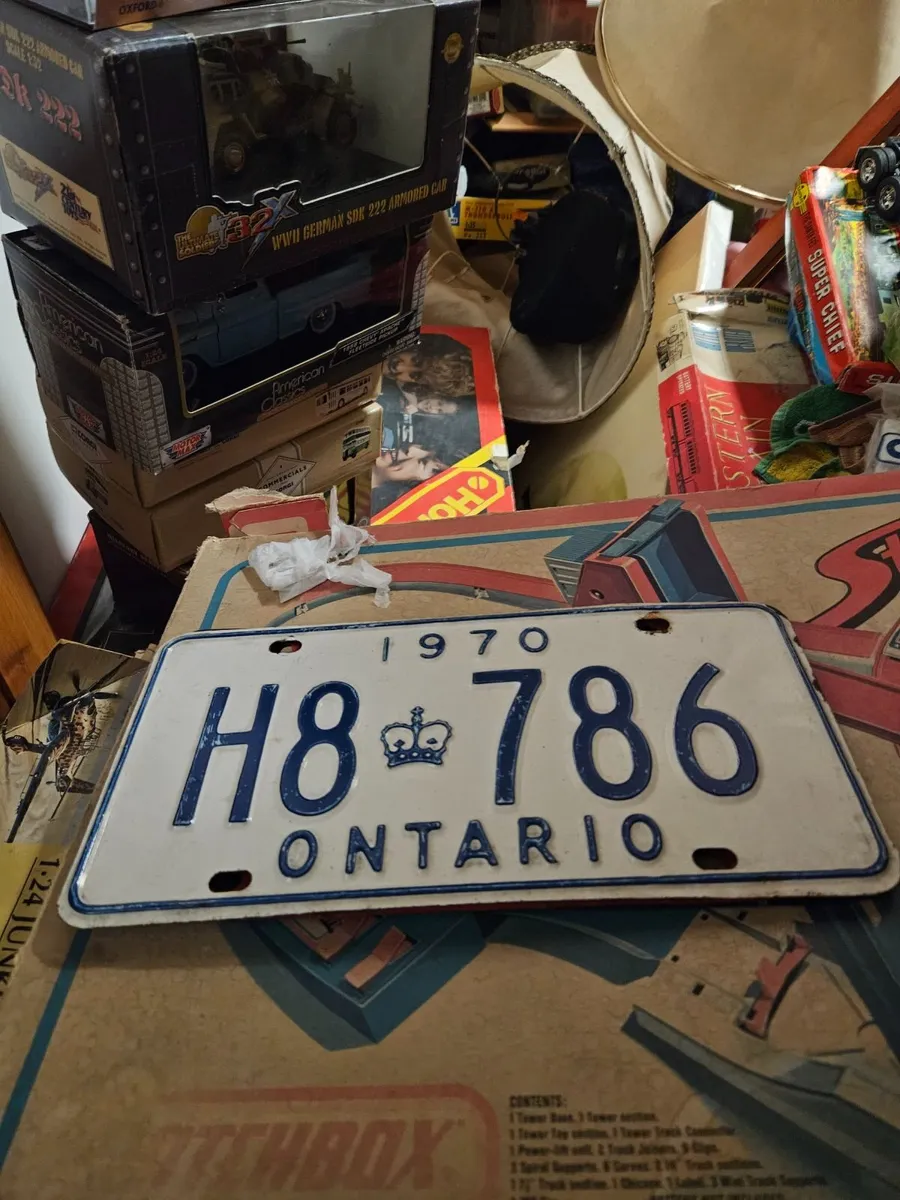Vintage 1970's Canadian Number Plate