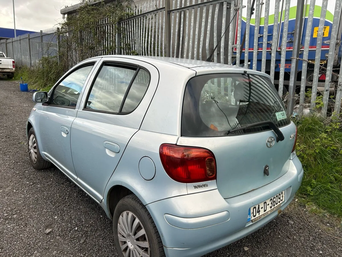 2004 Toyota Yaris - Image 2