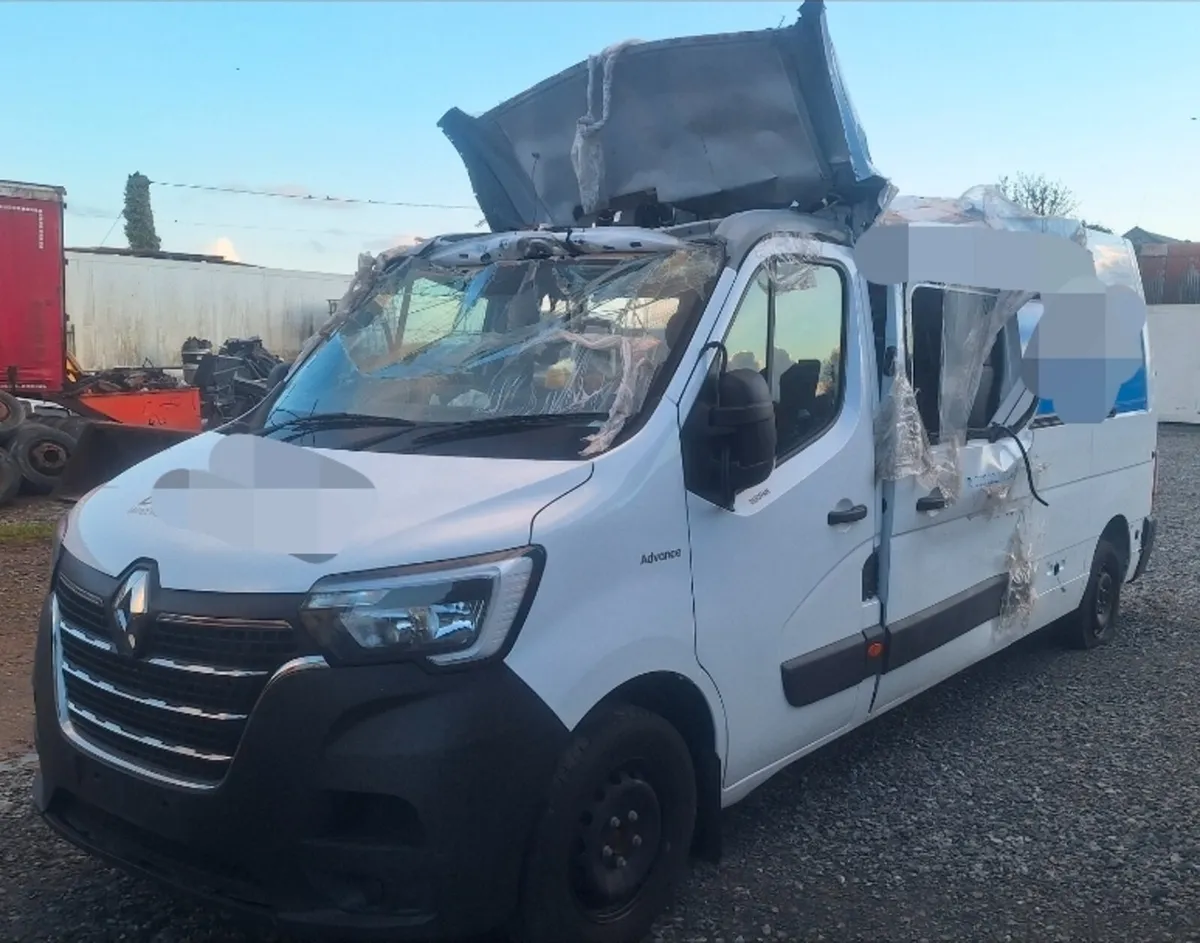 2024 Renault Master Crewcab For Dismantling - Image 4