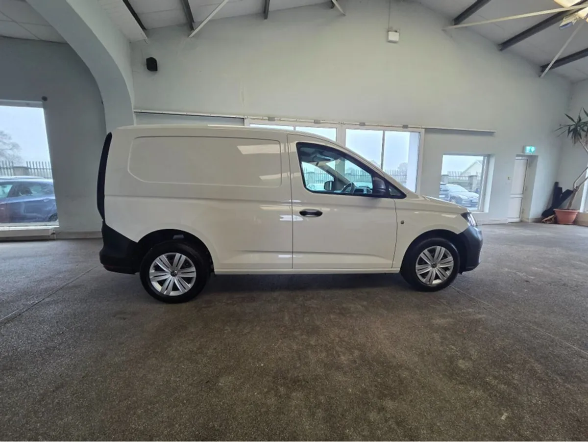 Volkswagen Caddy CARGO TDI 75HP MANUAL 6SPEED FWD - Image 3