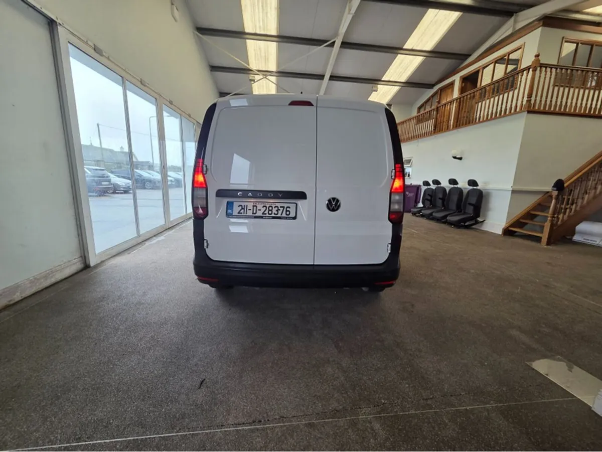 Volkswagen Caddy CARGO TDI 75HP MANUAL 6SPEED FWD - Image 4