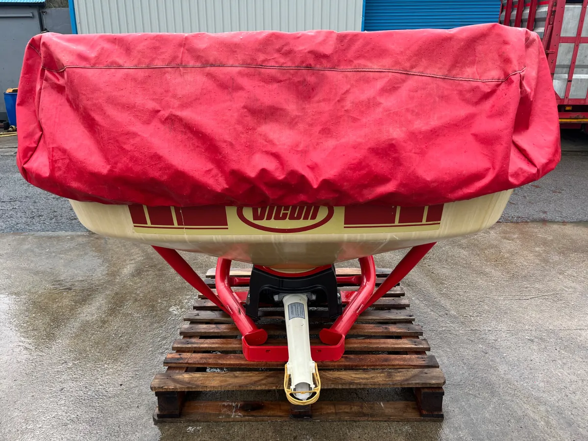 Vicon fertiliser sower - Image 4