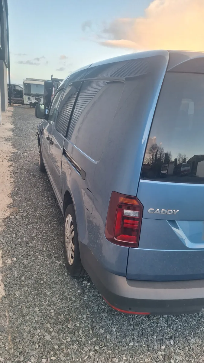 2020 VW Caddy Life For Dismantling - Image 3