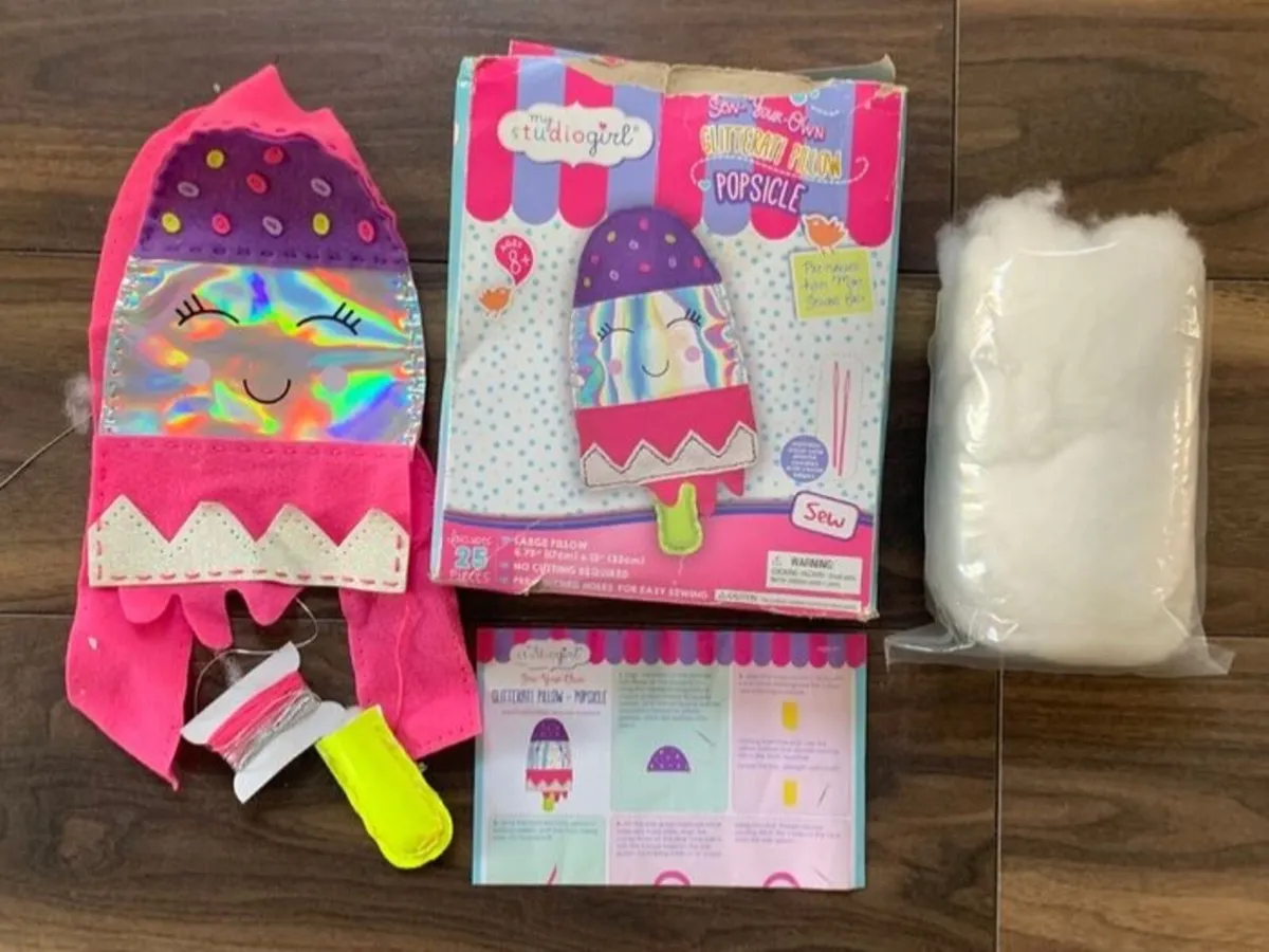 Popsicle Sewing Set - OR FREE WITH ANY PURCHASE (j