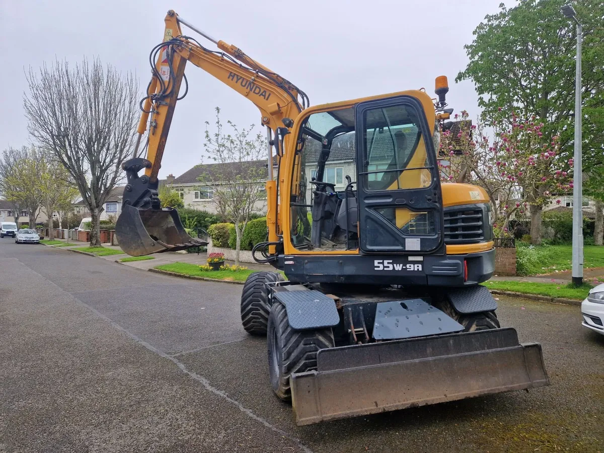 Groundworks and blockwork contractor