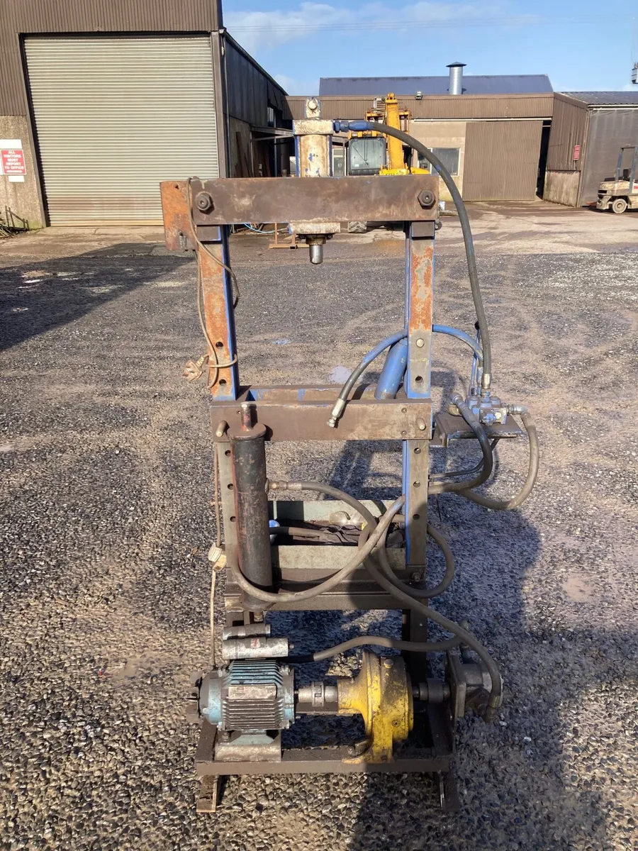 Hydraulic press - Image 2