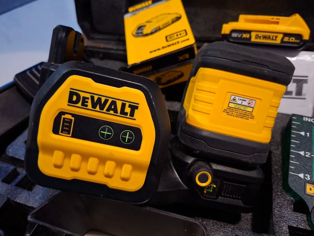 Dewalt DCE088G18 Cross Line Green Beam Laser - Image 4
