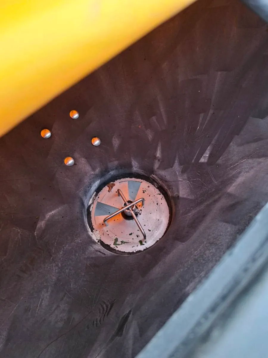 JFC fertiliser  spreader - Image 4