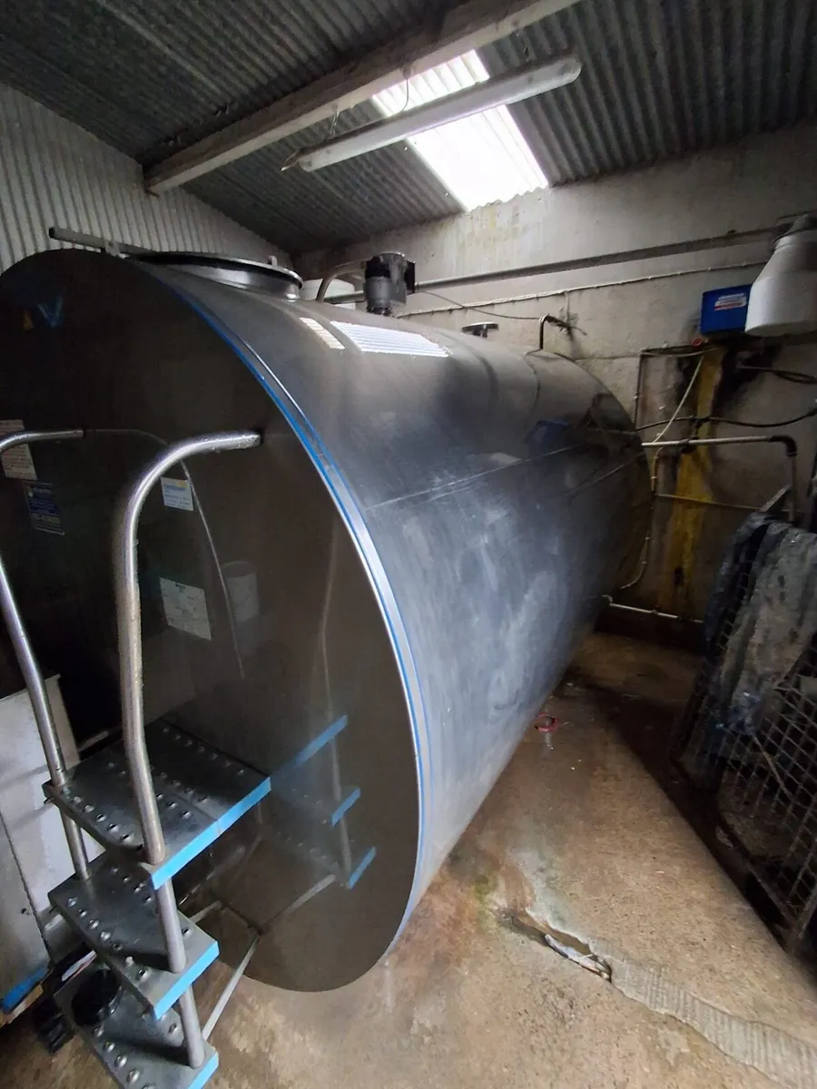 Bulk milk tank - Image 1