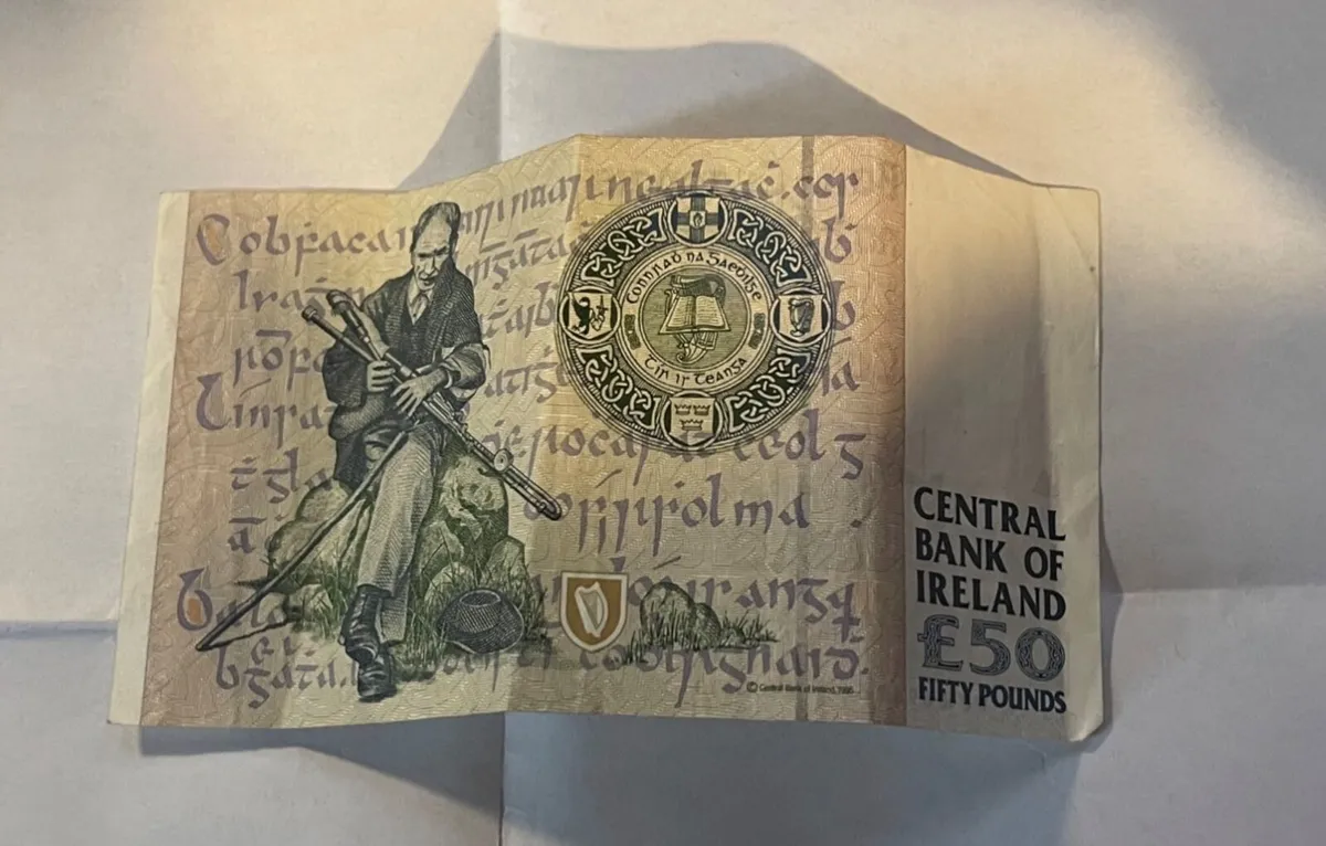 Old notes 50punts and 10s - Image 2