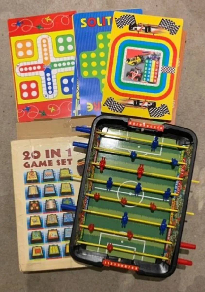20 in 1 Game Set (comes in box) - Image 1