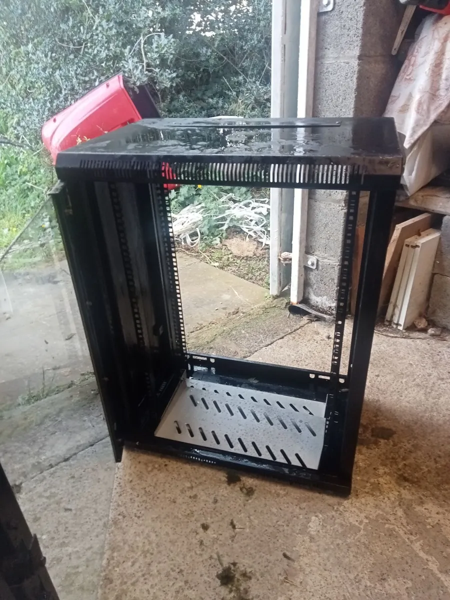 Cabinet for patch panels - Image 2