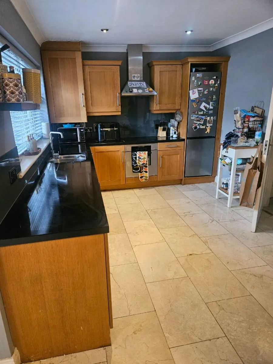 Fitted kitchen - Image 1