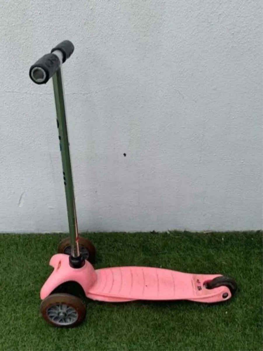 Mini Micro Classic Scooter Plus Free Hand Covers & - Image 3