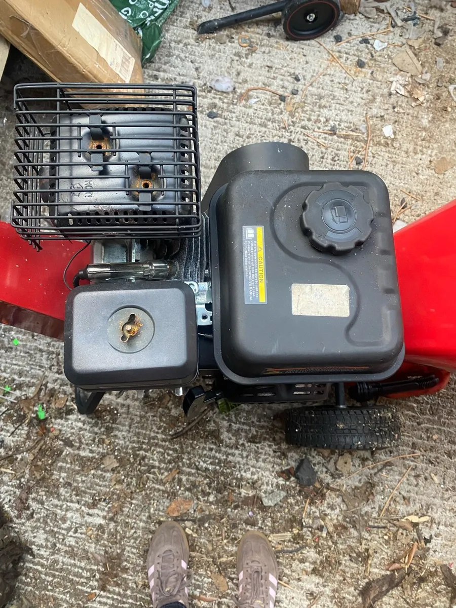 Petrol chipper - Image 3