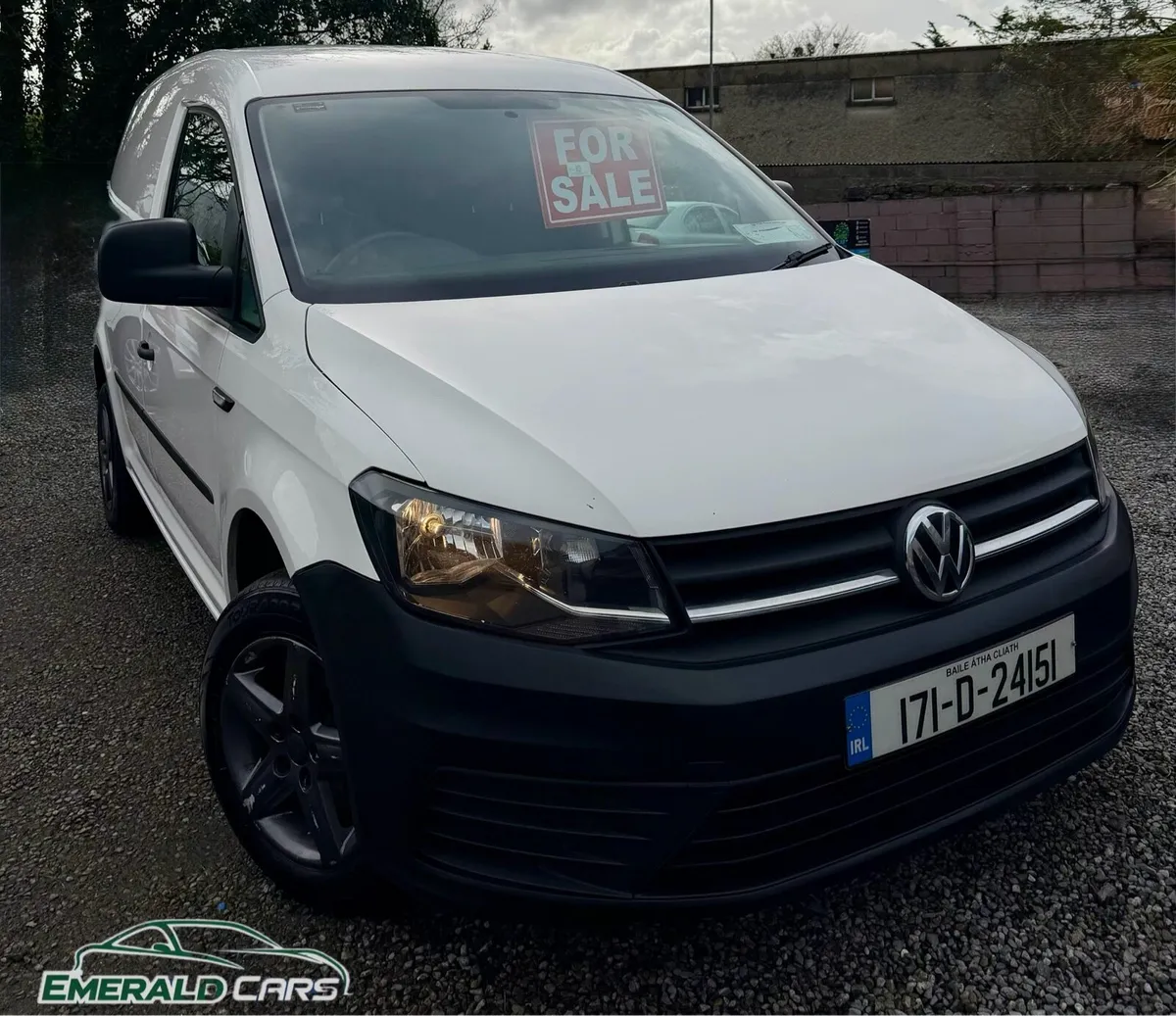 VW Caddy 2017 CVRT 03/27 TAX 09/26 - Image 1