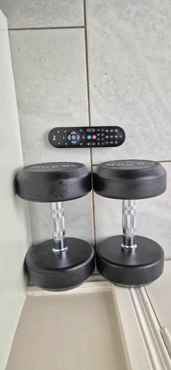 Brand new 2x12.5kilo dumbbell weight set - Image 4