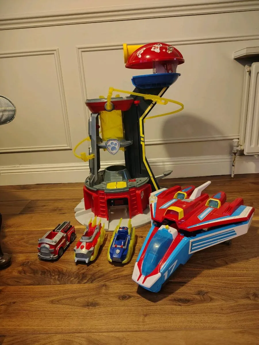 Paw Patrol Tower plus Paw Patrol Jet - Image 1
