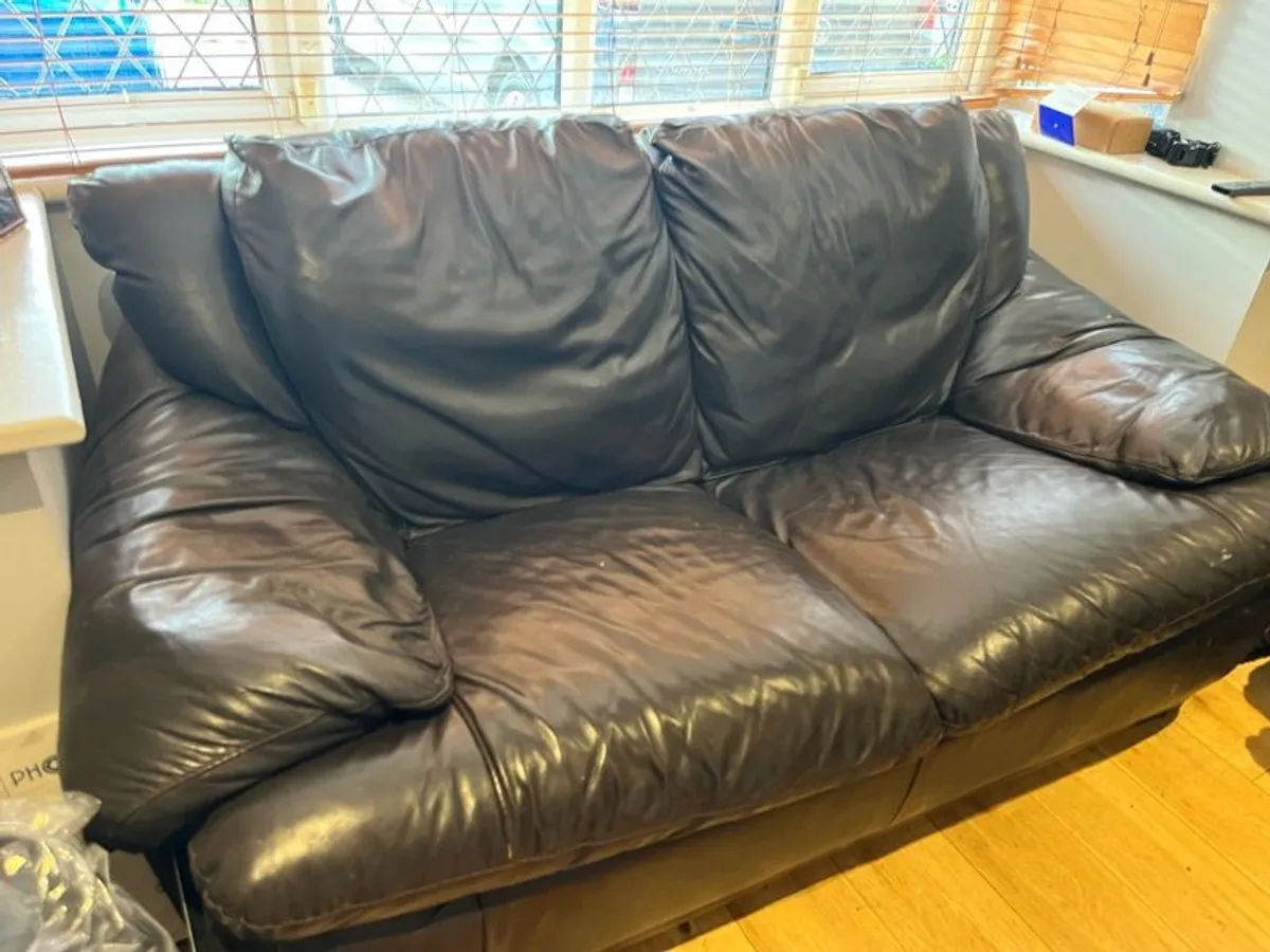 3 seater and 2 seater sofa - Image 1