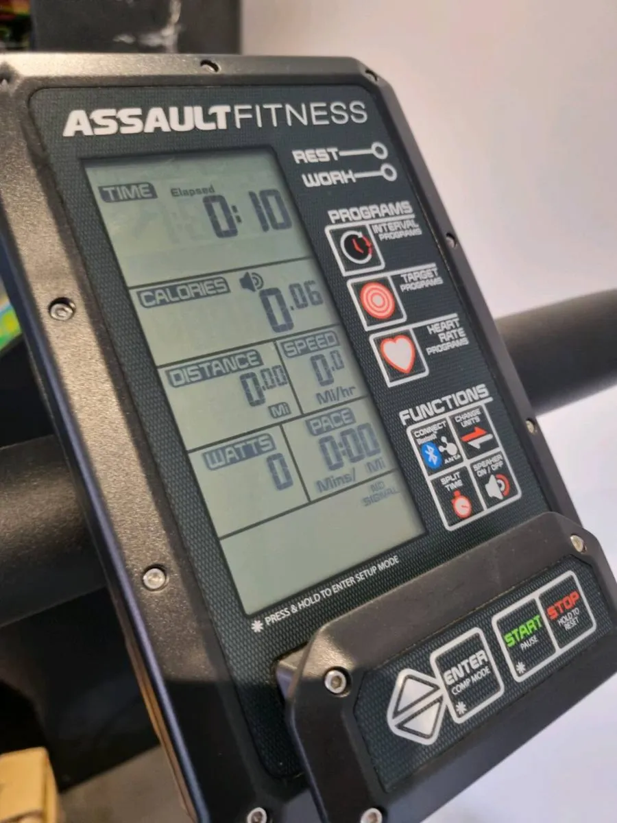 Assault runner pro curved treadmill (8 miles use) - Image 4