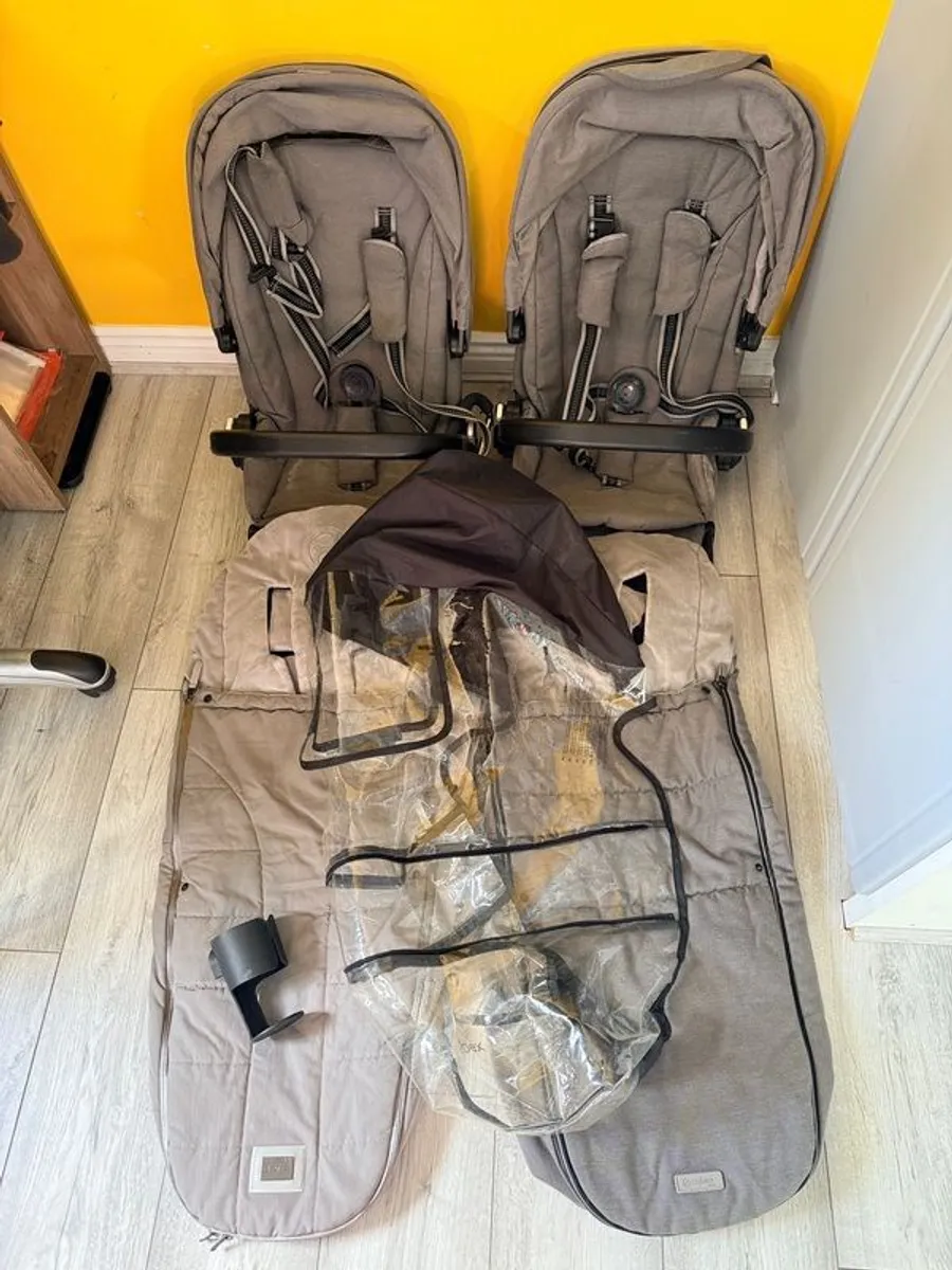 pushchair - Image 1