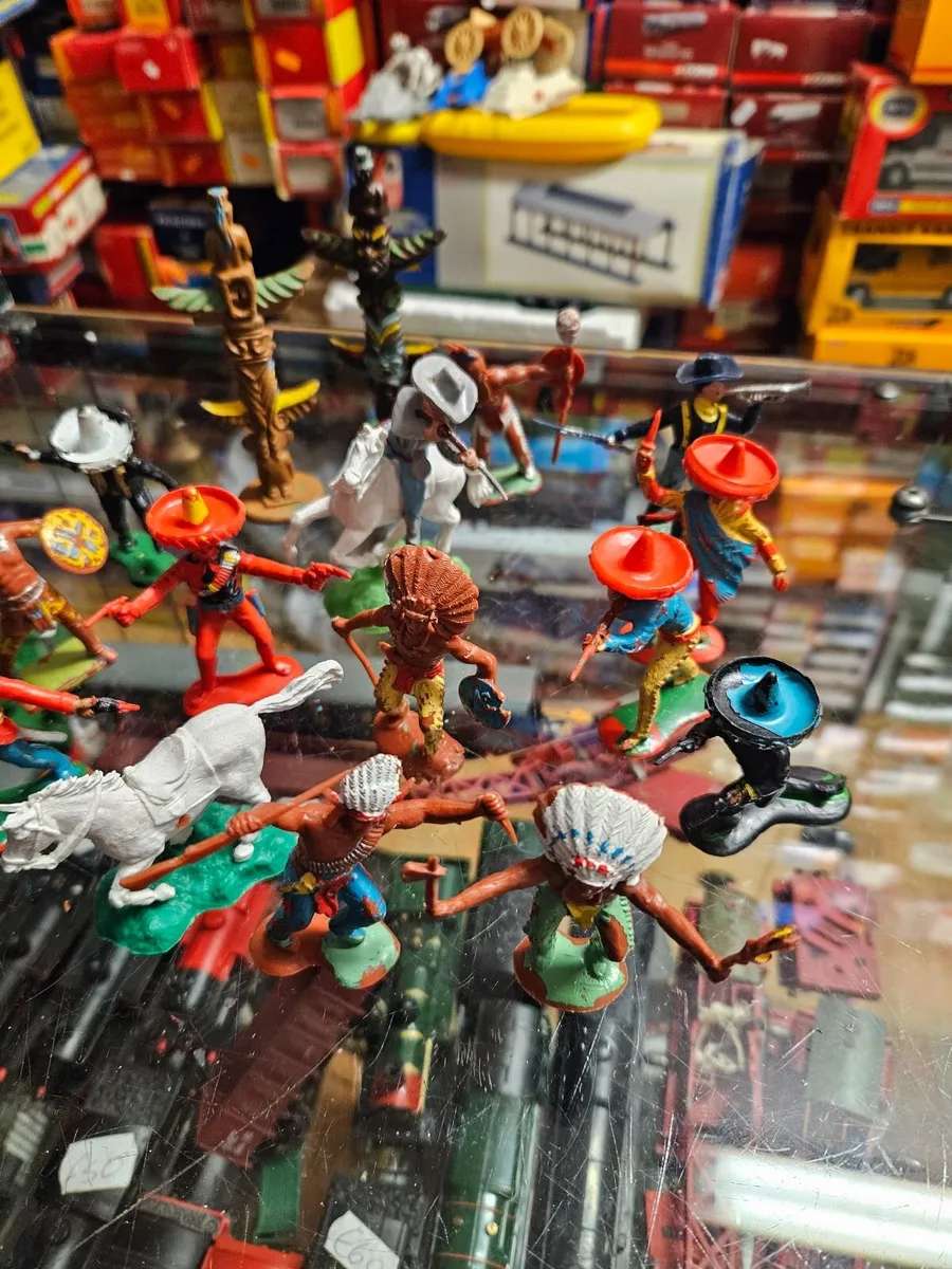 Britain's Crescent Cowboys and Indians - Image 1