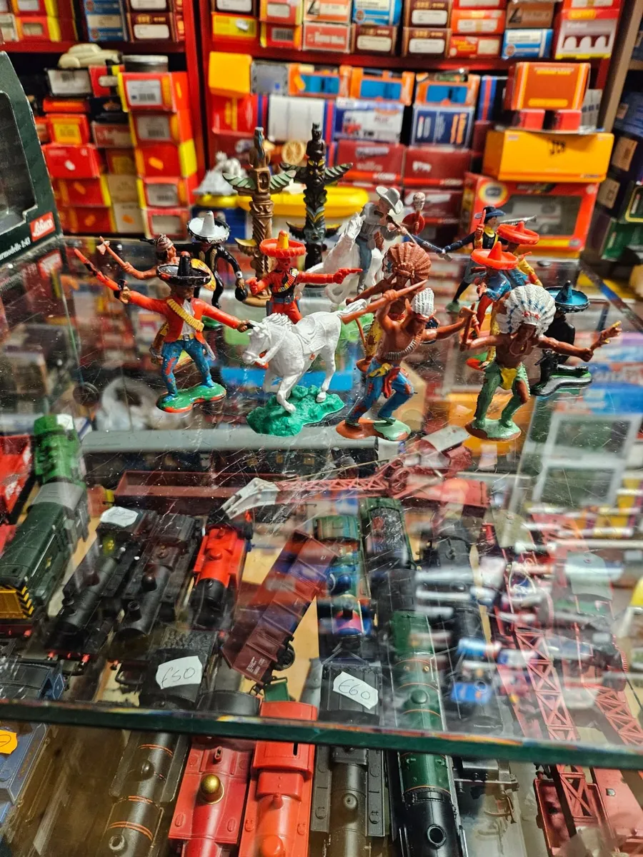 Britain's Crescent Cowboys and Indians - Image 3