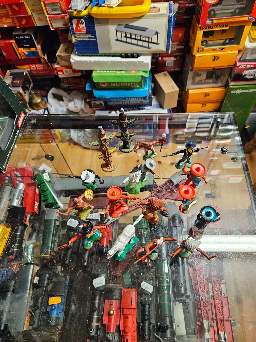 Britain's Crescent Cowboys and Indians - Image 4