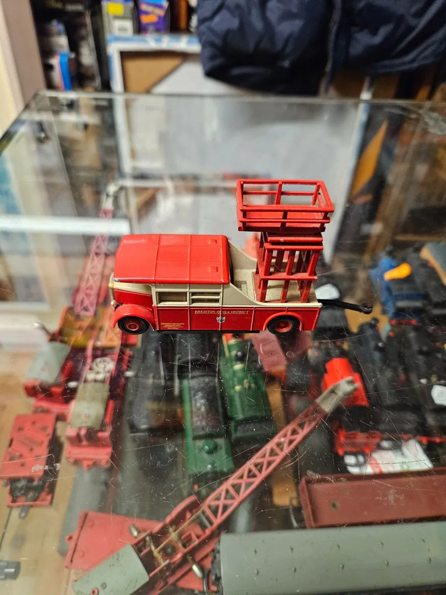 Corgi Bus Tow Truck - Image 1