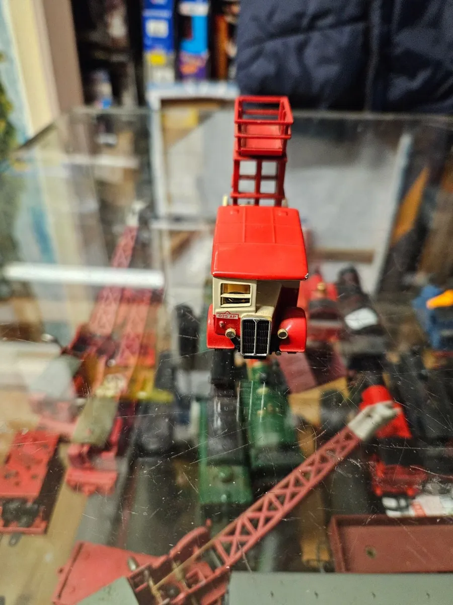 Corgi Bus Tow Truck - Image 3