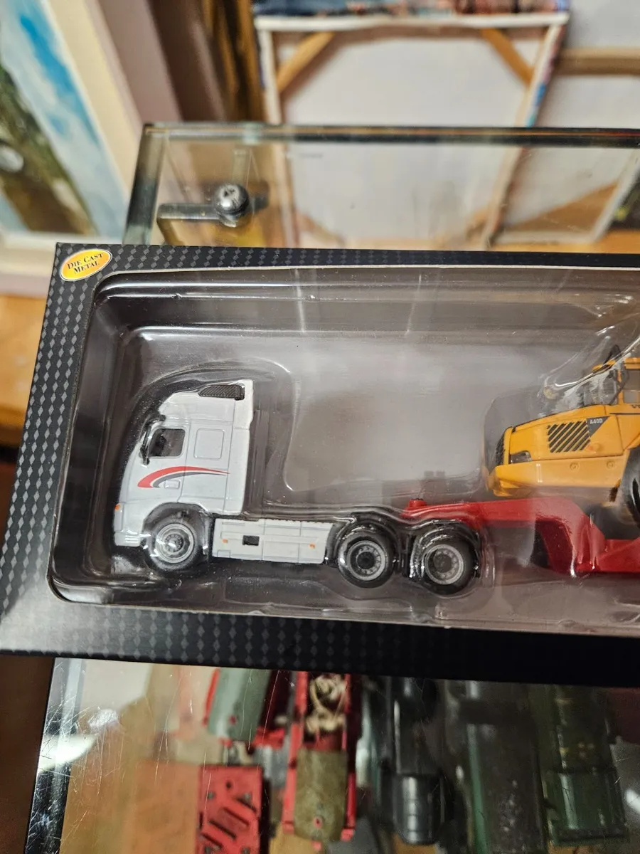 Corgi Caramara Truck Low Loader Trailer with Volvo - Image 3