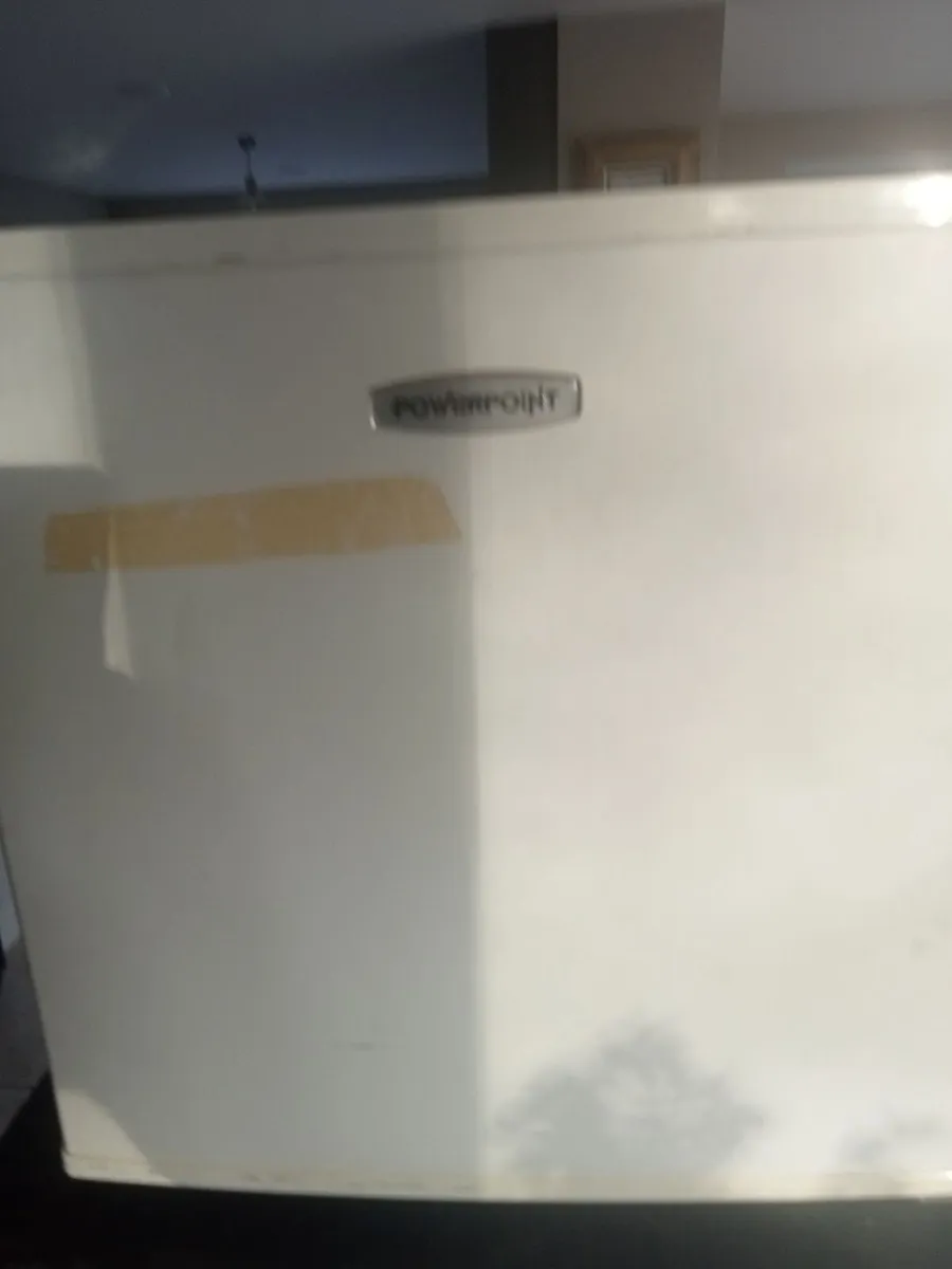 Mini fridge - Image 2