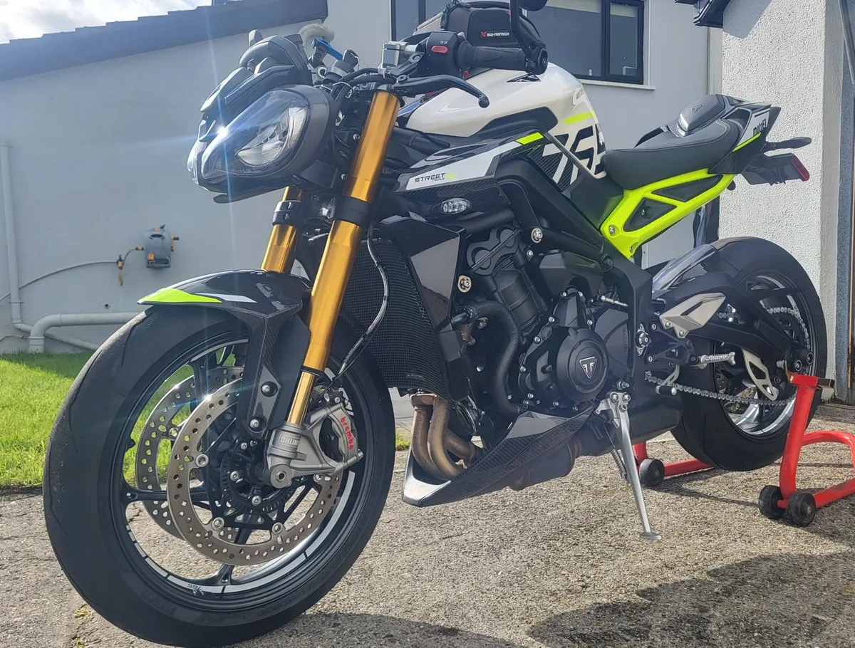 Triumph Street Triple - Moto2 - Image 1