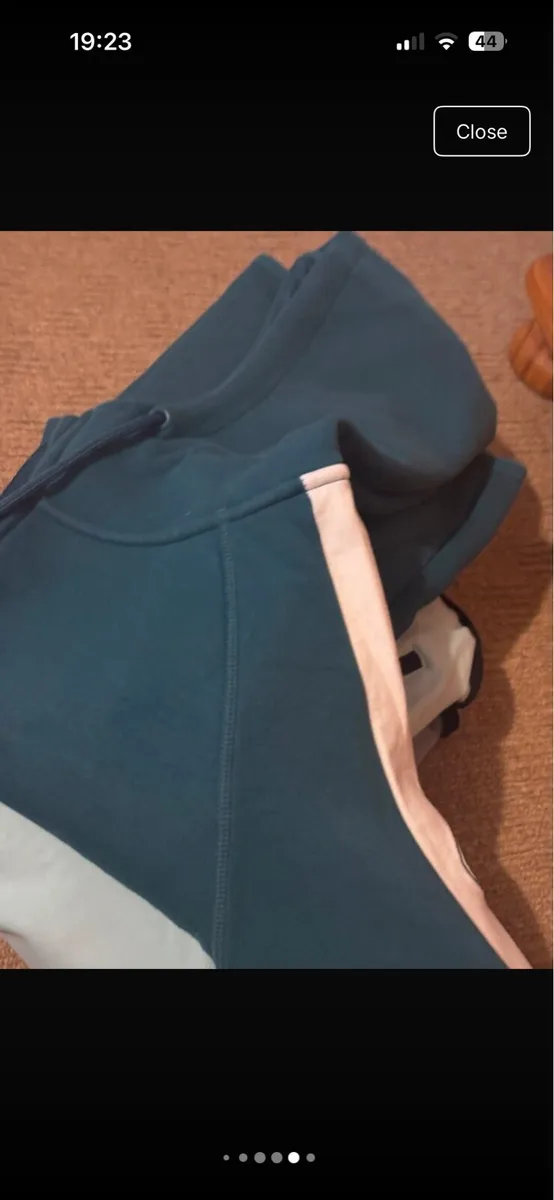 Runners and clothes - Image 2