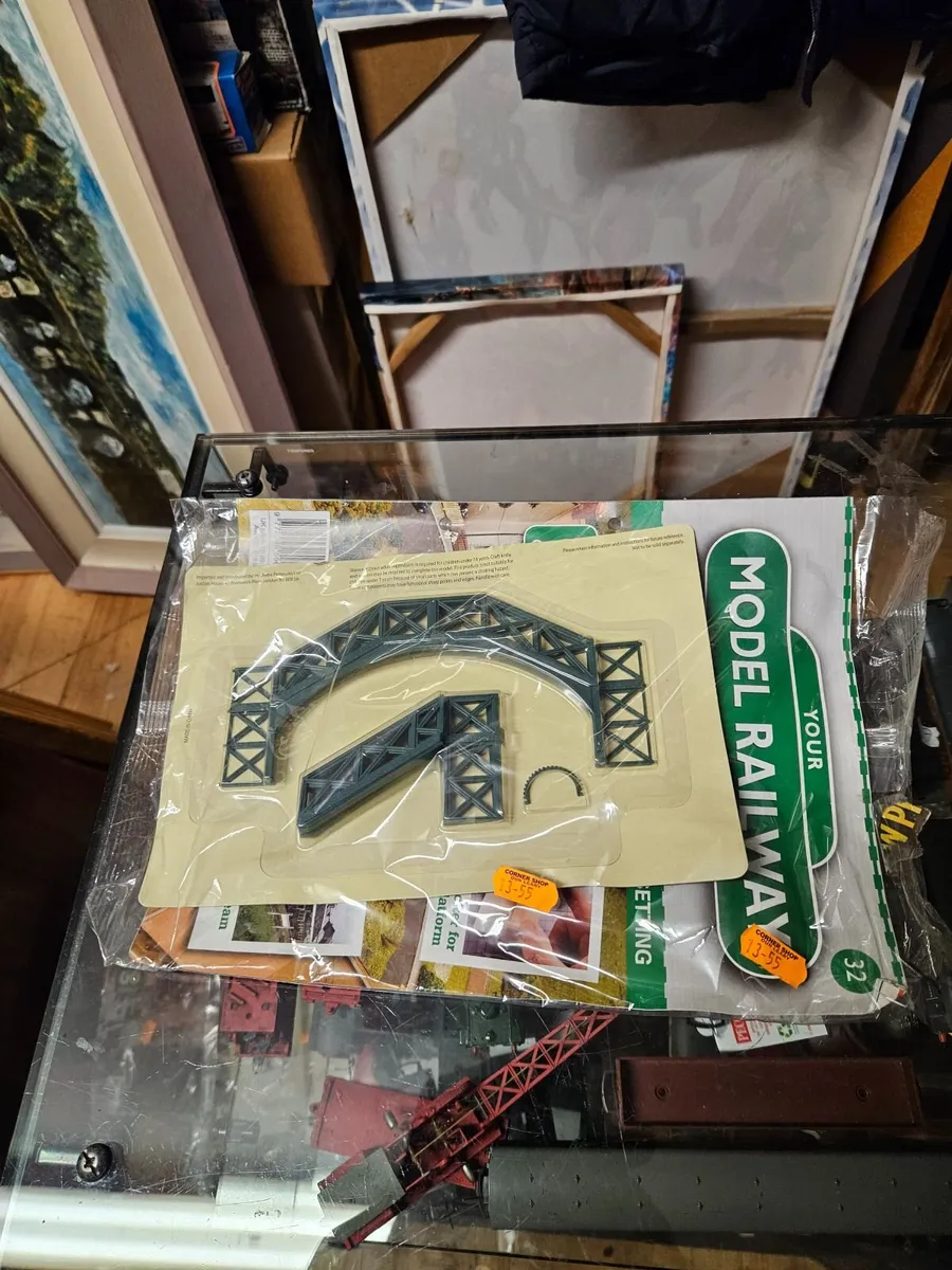 Hornby OO Gauge Foot Bridge