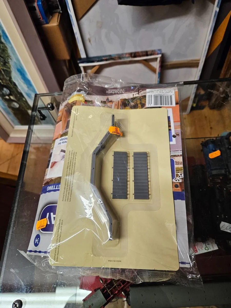 Hornby OO Gauge Foot Bridge