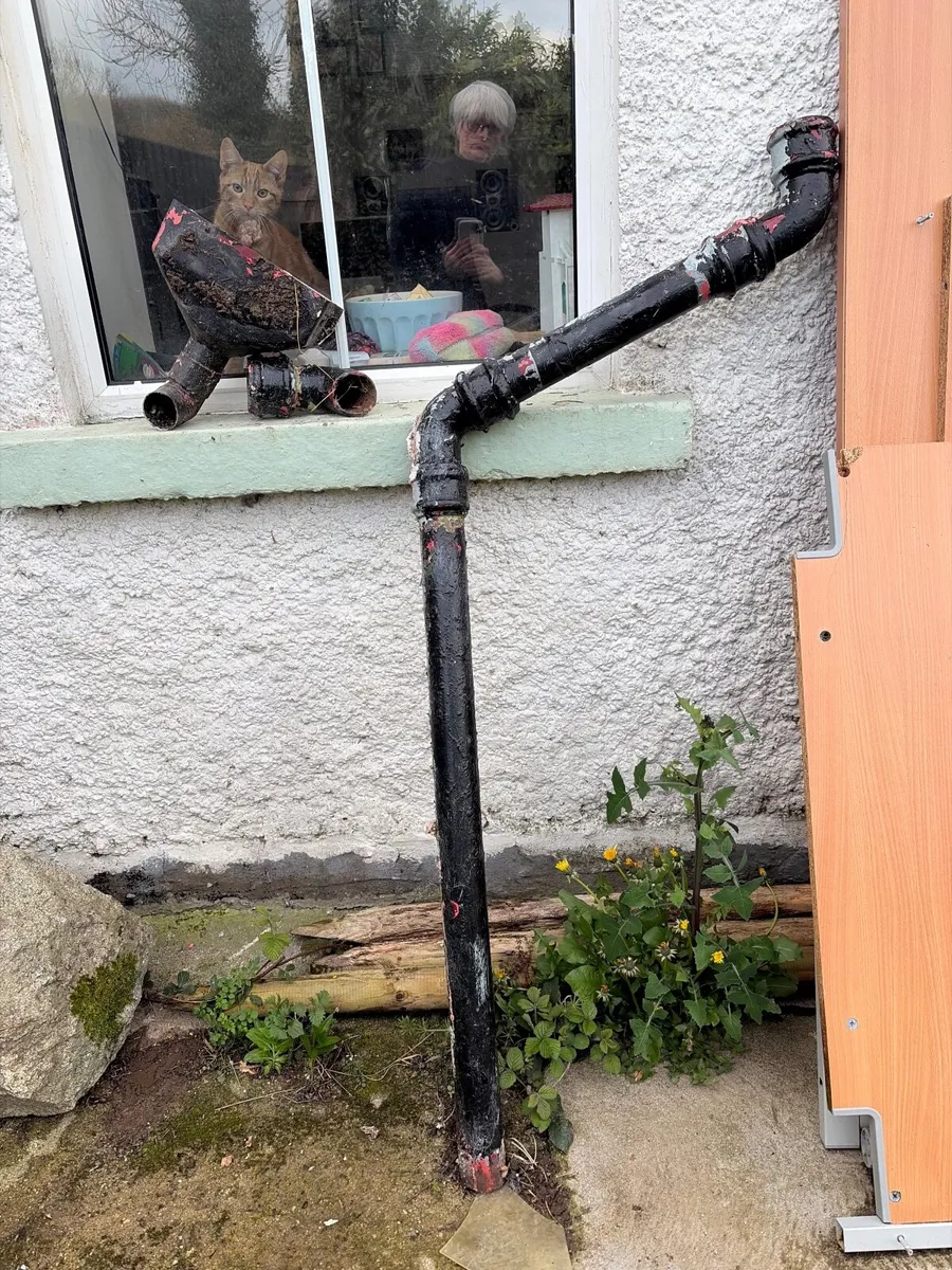 Iron downpipe - Image 1