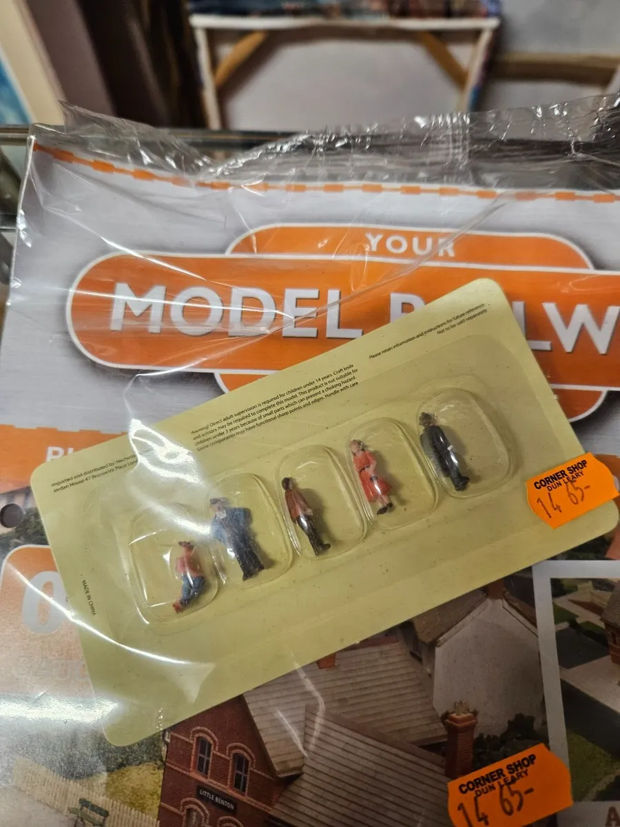 Hornby OO Gauge People - Image 2