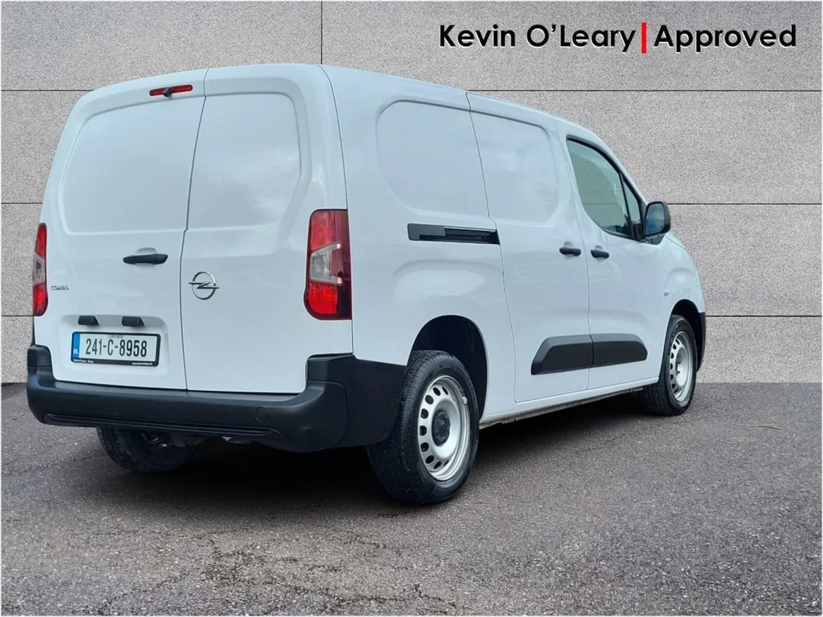 Opel Combo Komfort 2300 L2H1 1.5D 100PS 6 Speed - Image 4