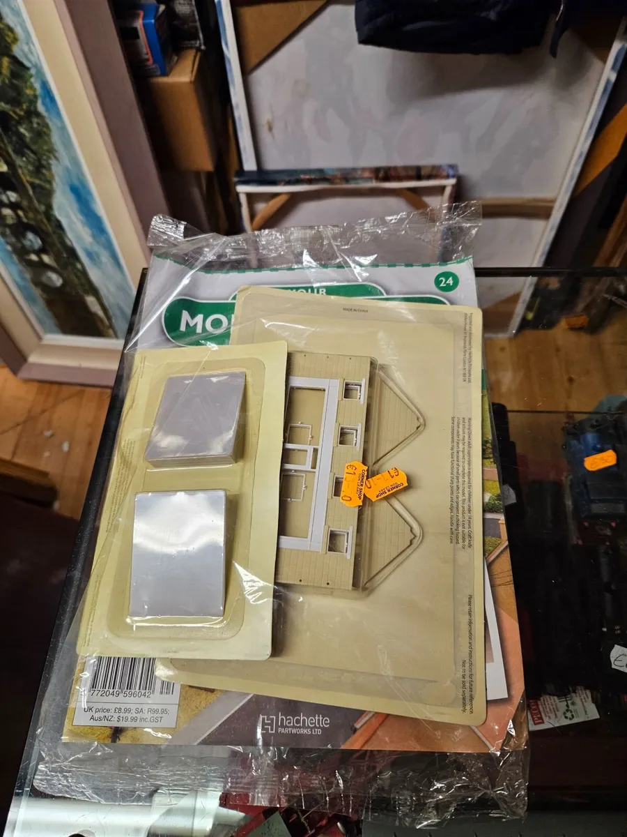 Hornby OO Gauge Building