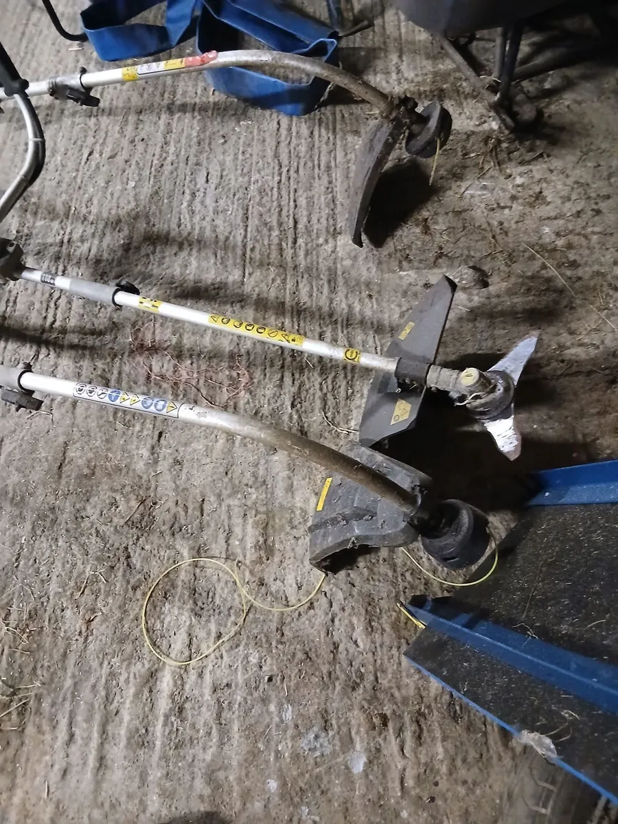 3 Strimmers - Image 3