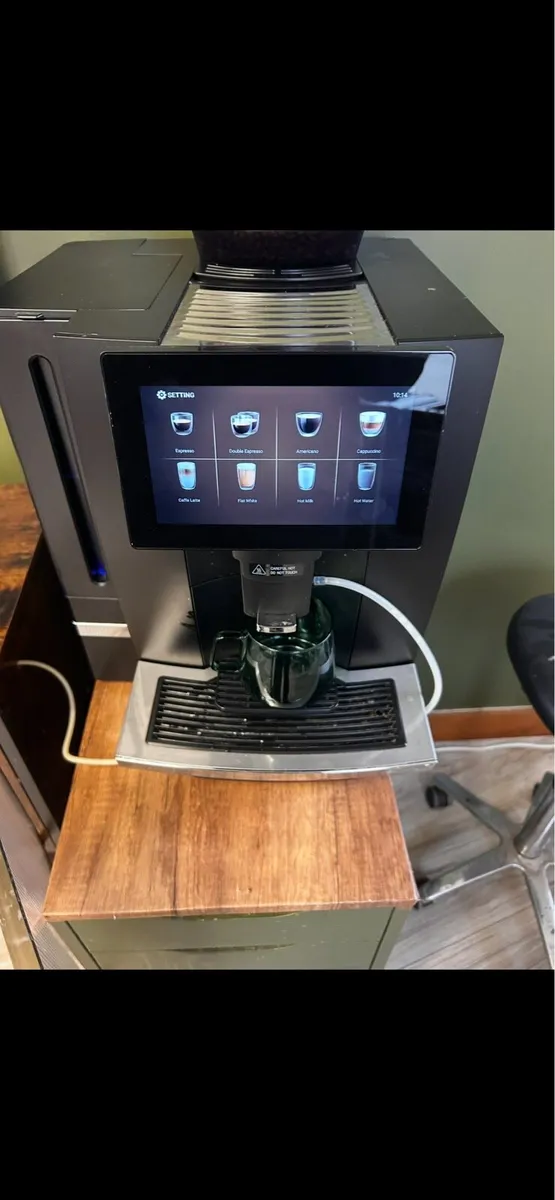 Commercial Bean to cup coffee machine